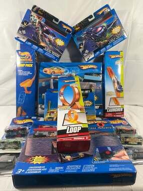 Hot Wheels Track System Lot – Batman Sets, Loop, Launcher, Jump Pack, Express De